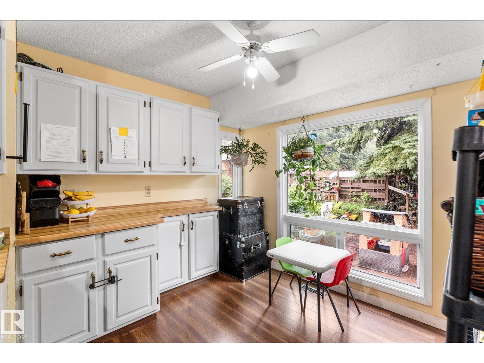 121 GREENWOOD DR - 23