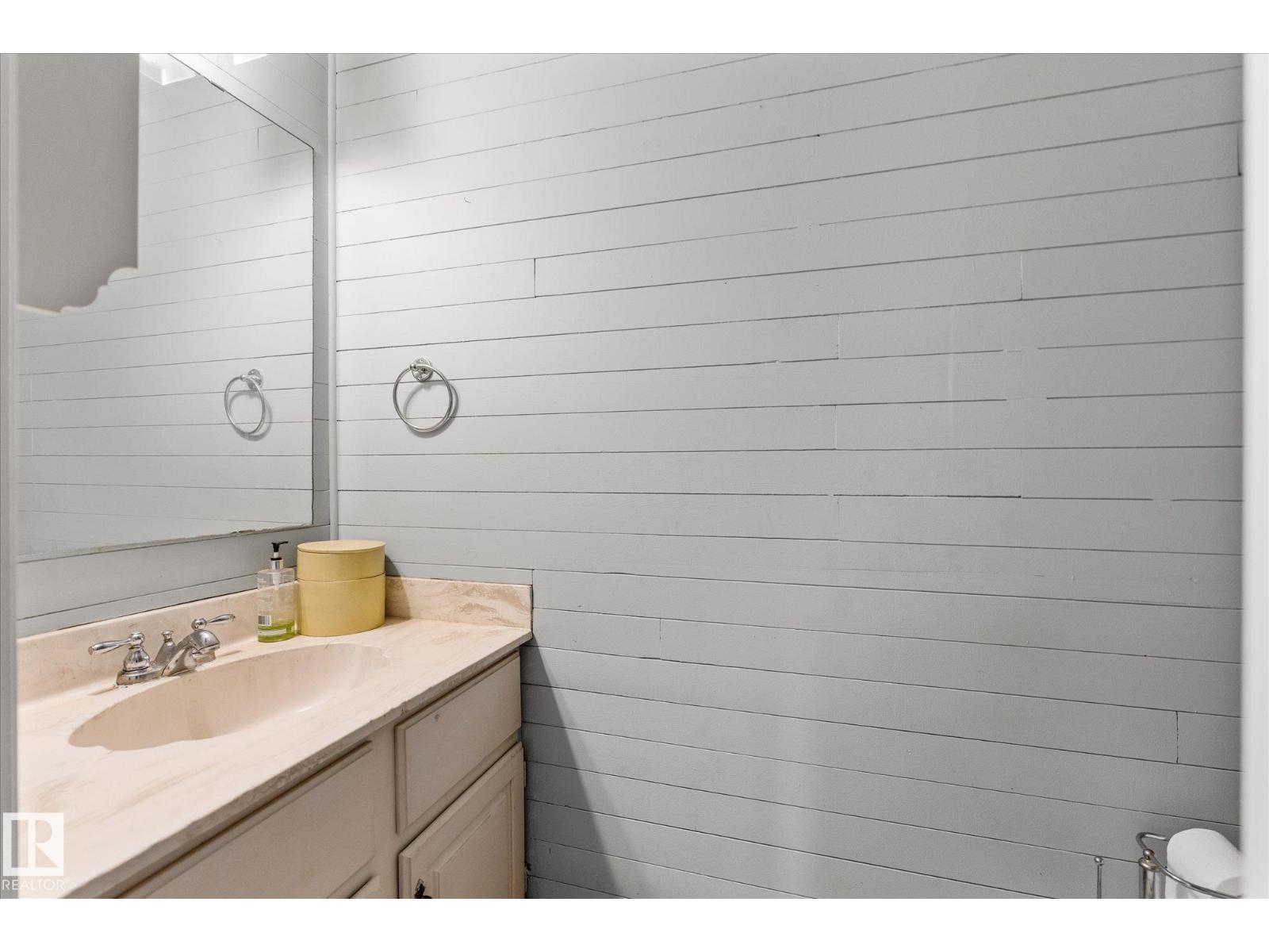 121 GREENWOOD DR - Image 29