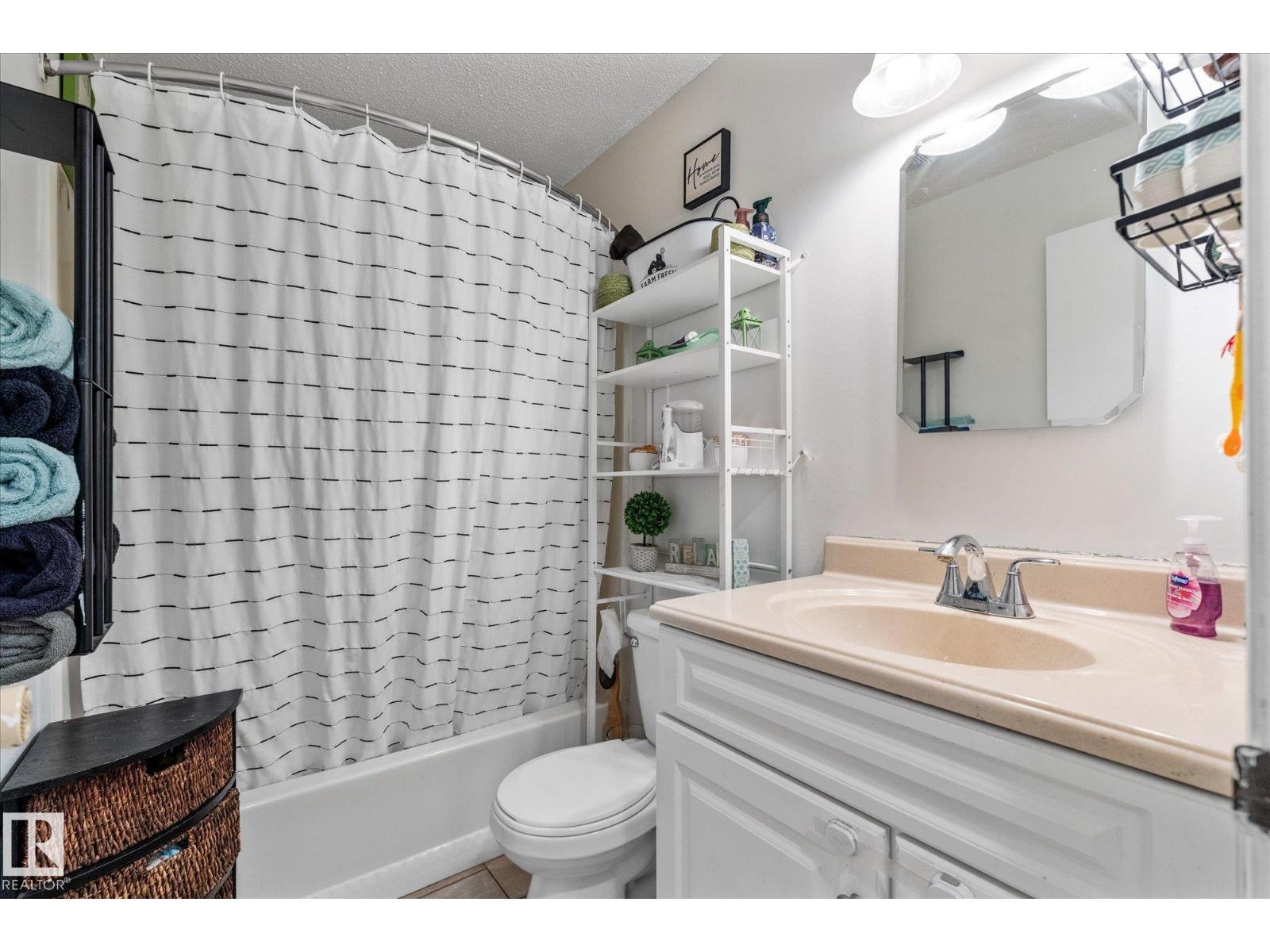 121 GREENWOOD DR - 30