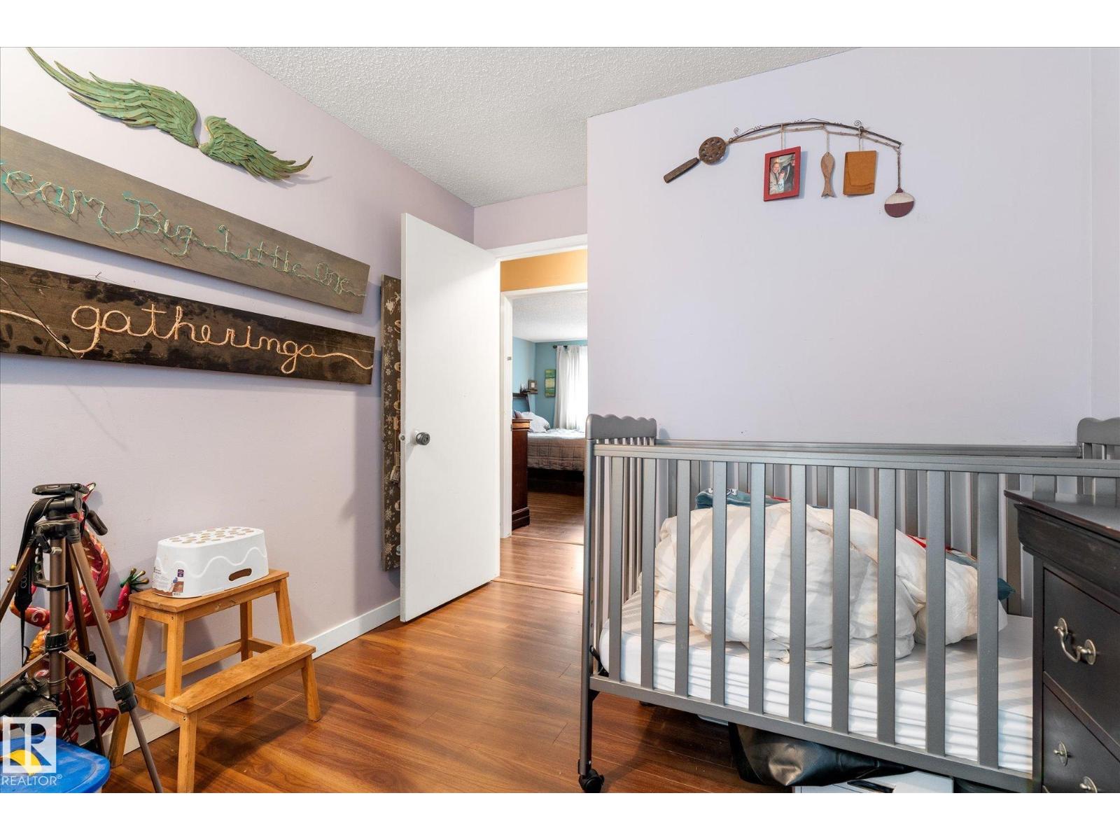 121 GREENWOOD DR - Image 32