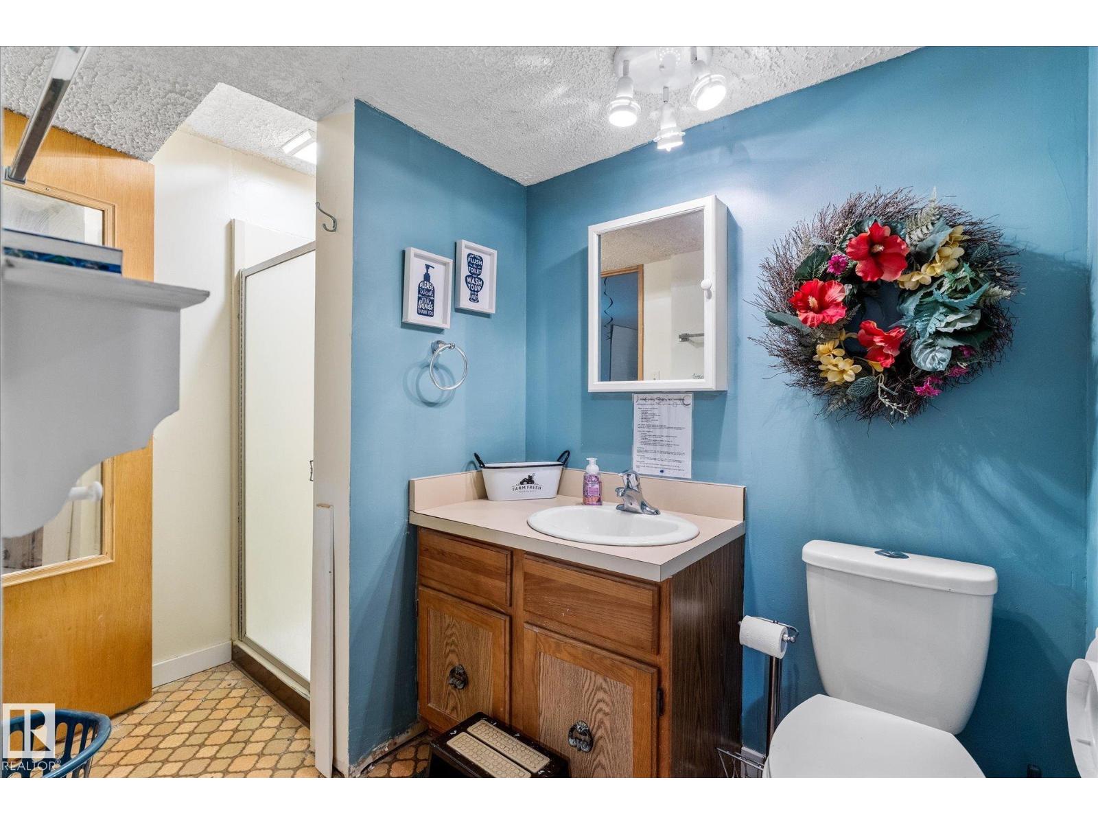 121 GREENWOOD DR - Image 44