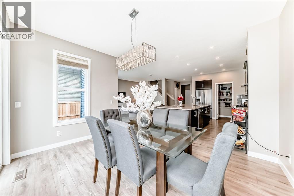 259 Kingfisher Crescent SE - 15