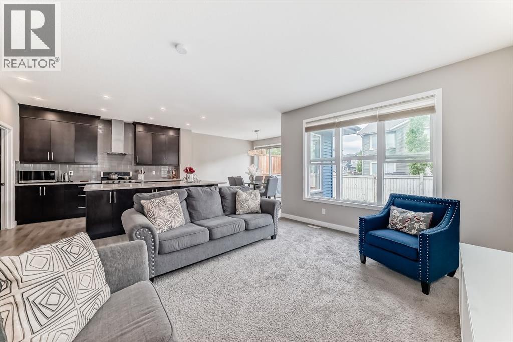 259 Kingfisher Crescent SE - 10