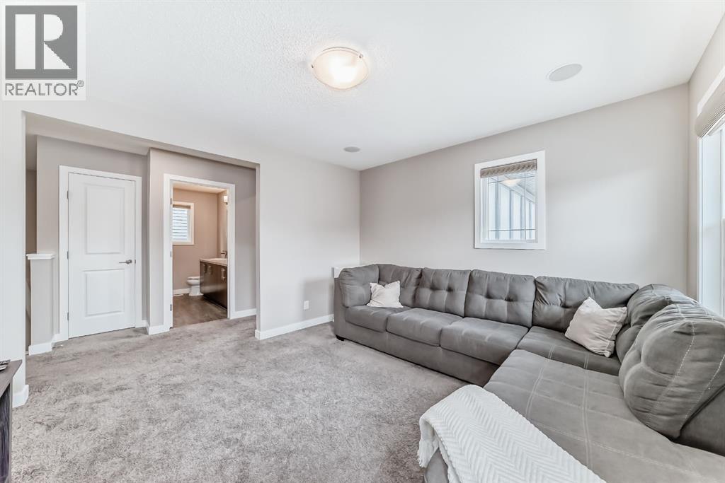 259 Kingfisher Crescent SE - 31