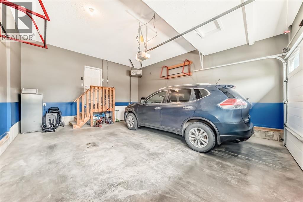 259 Kingfisher Crescent SE - 38