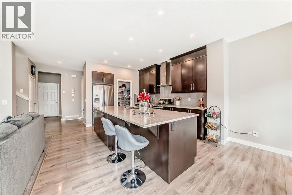 259 Kingfisher Crescent SE - 4
