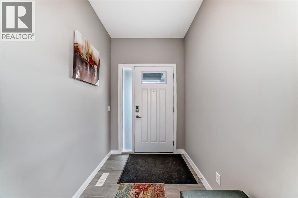 259 Kingfisher Crescent SE - 3