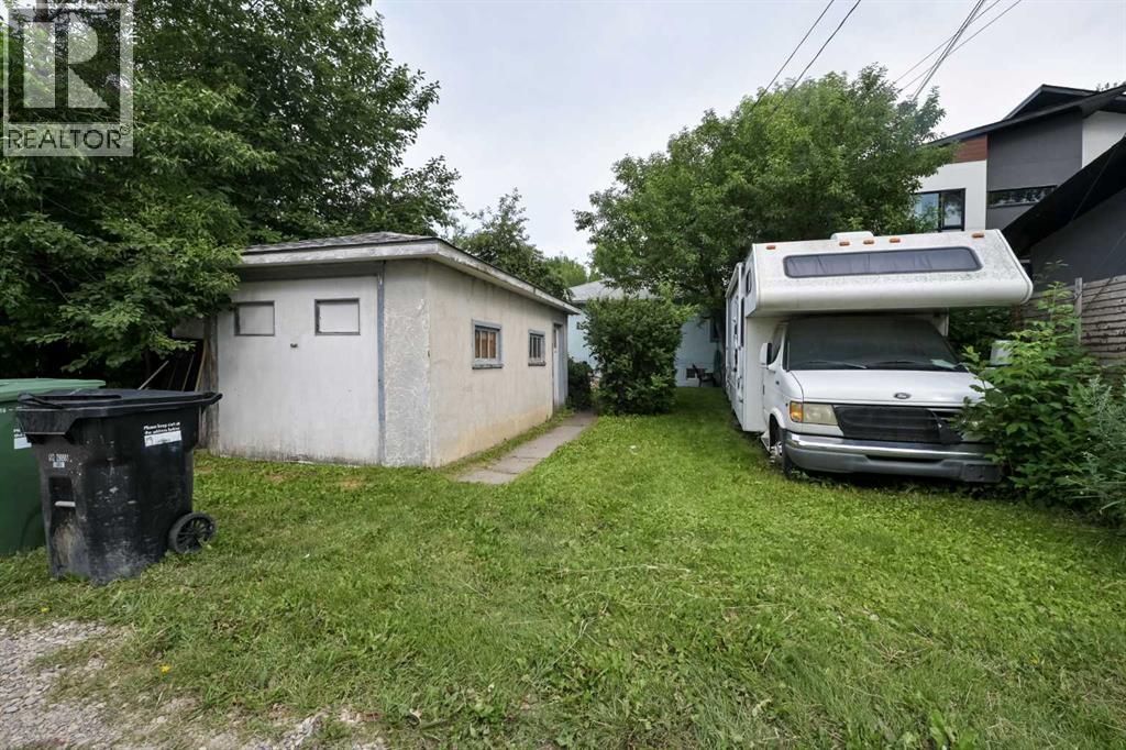 1917 Mountview Crescent NE - 22