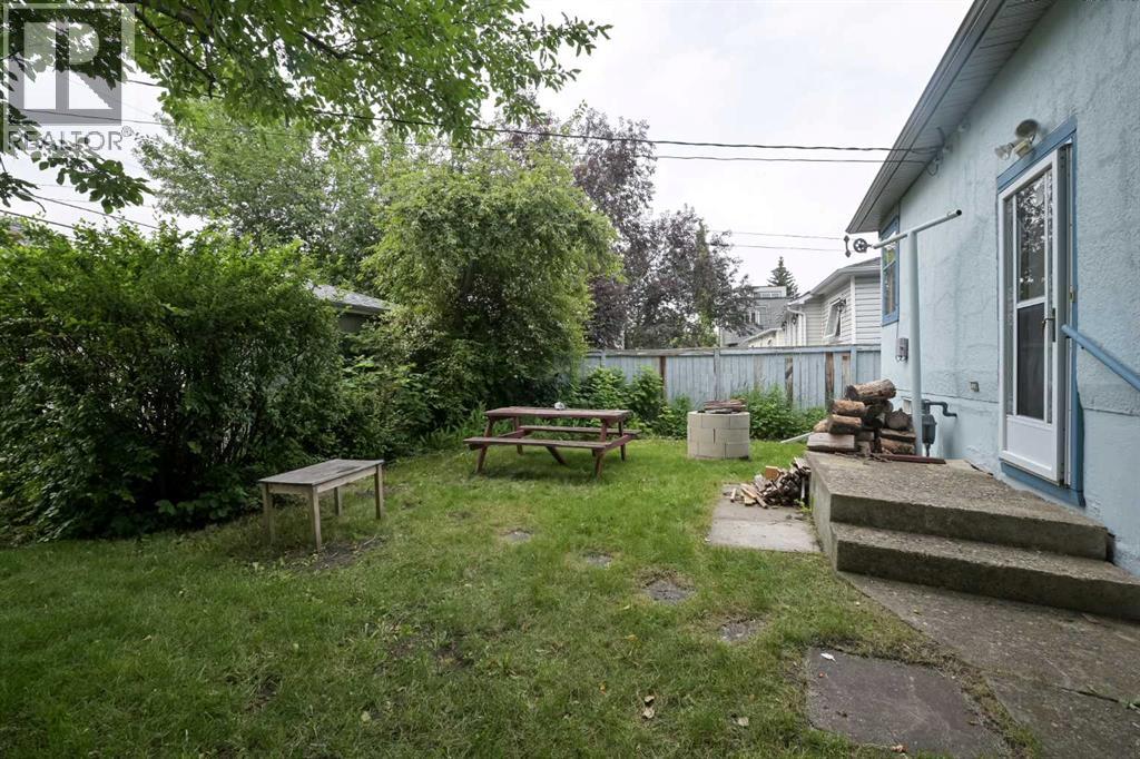 1917 Mountview Crescent NE - Image 20