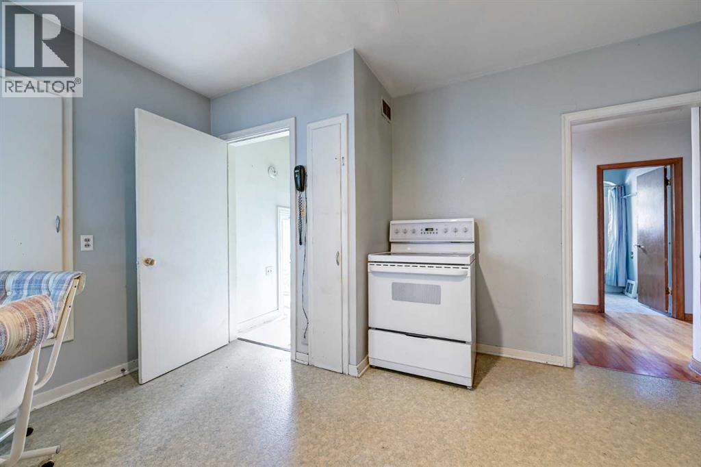 1917 Mountview Crescent NE - 11