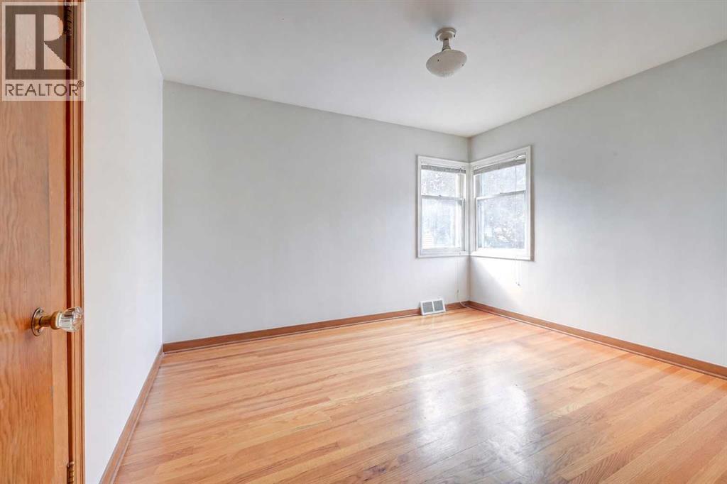 1917 Mountview Crescent NE - Image 7