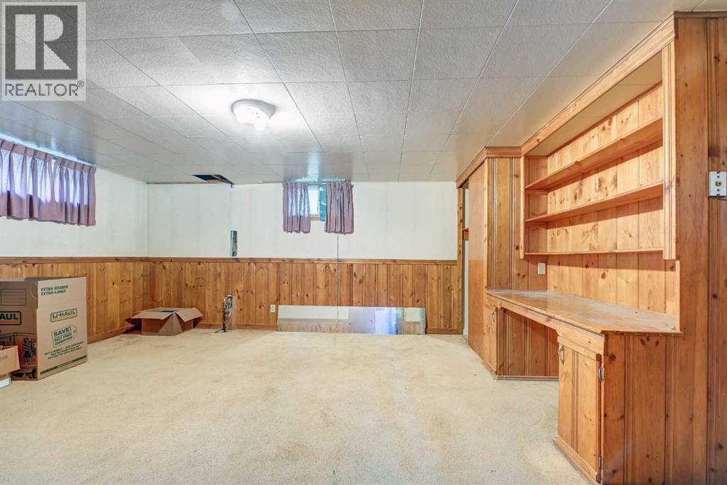 1917 Mountview Crescent NE - 12