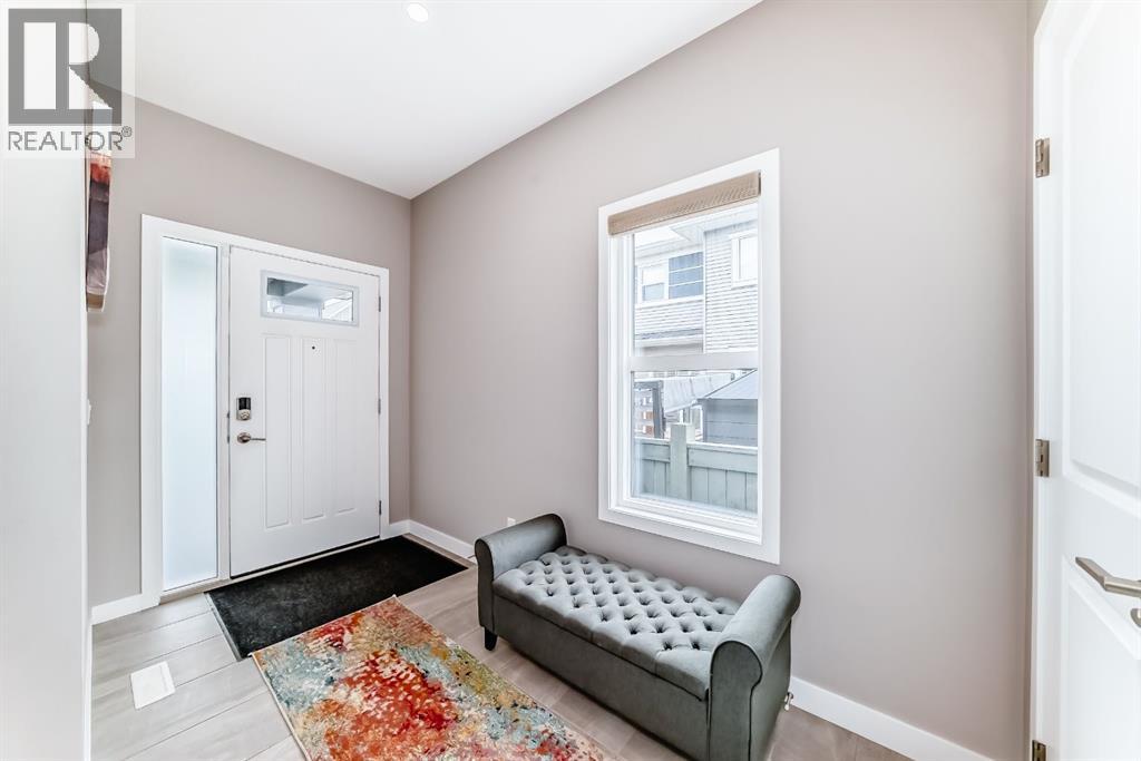 259 Kingfisher Crescent SE - 18