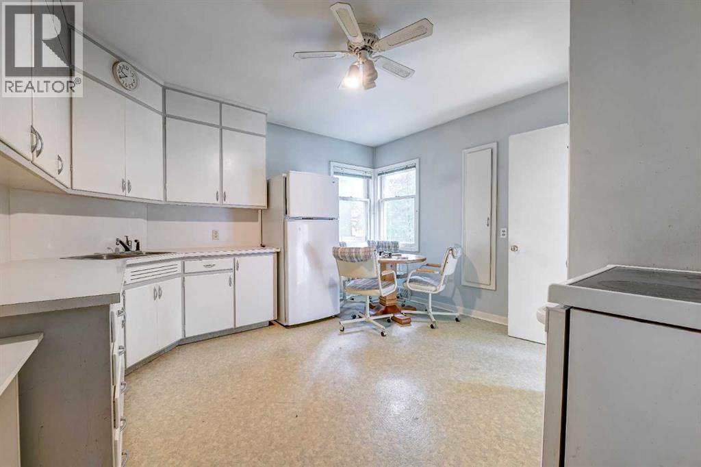 1917 Mountview Crescent NE - 9