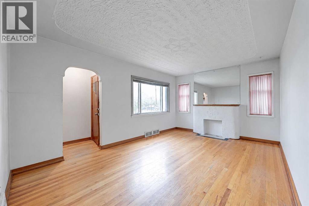 1917 Mountview Crescent NE - 4