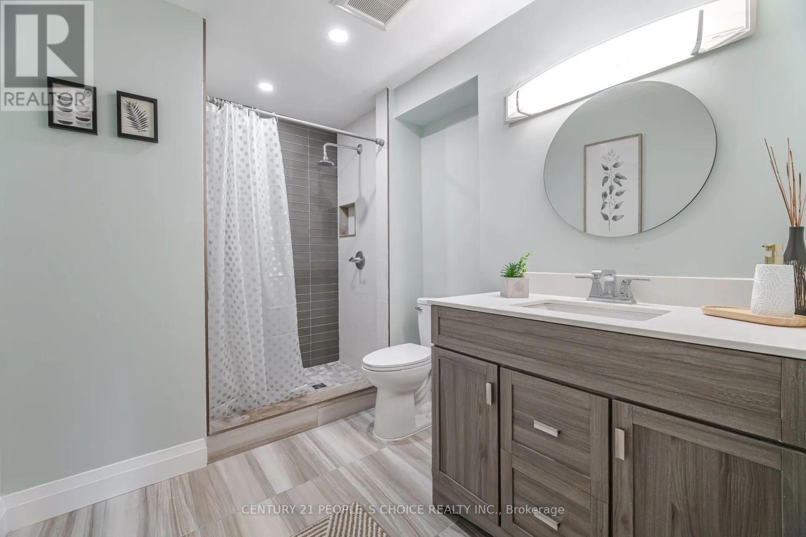55 VINEBERG DRIVE - 33