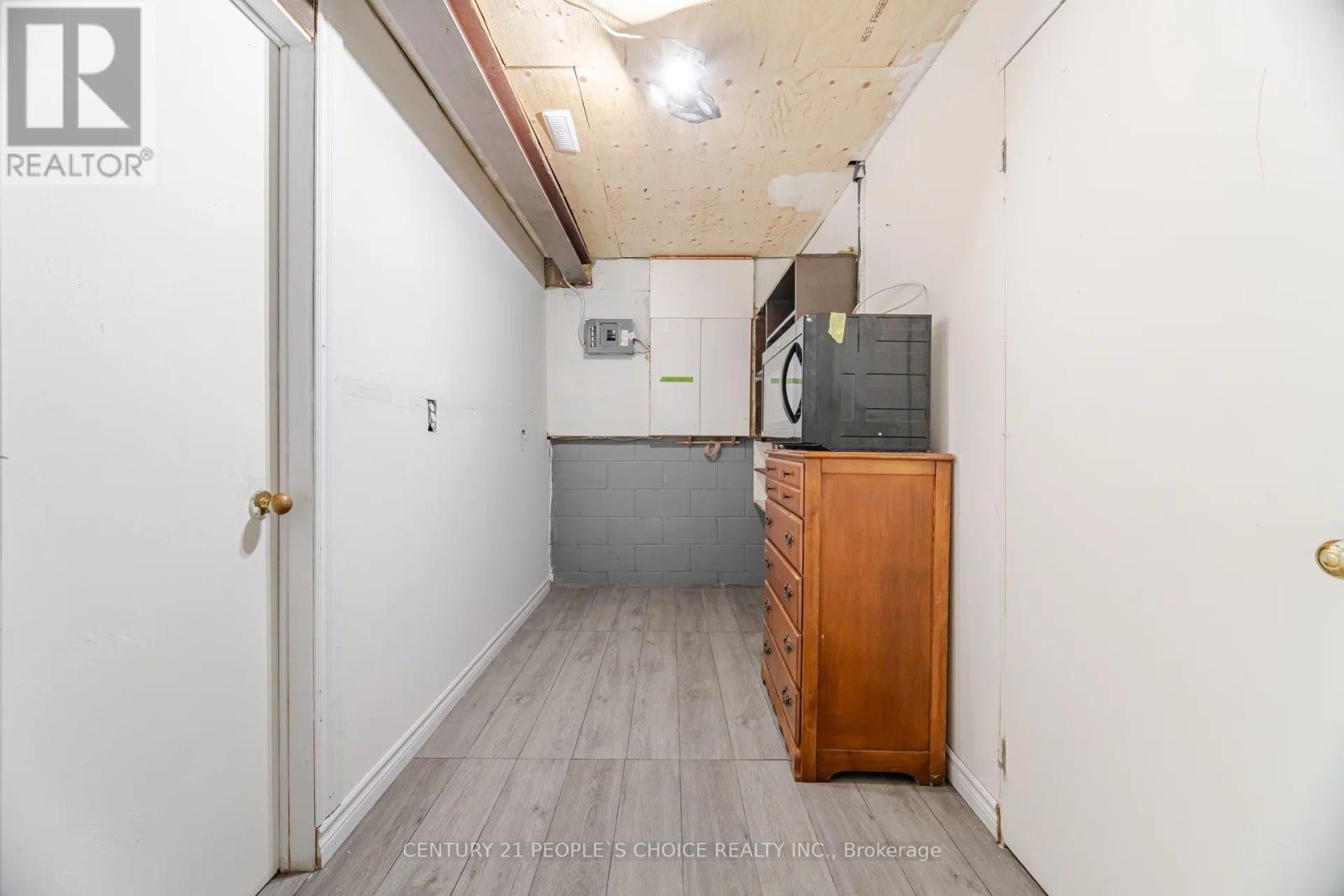 55 VINEBERG DRIVE - 44