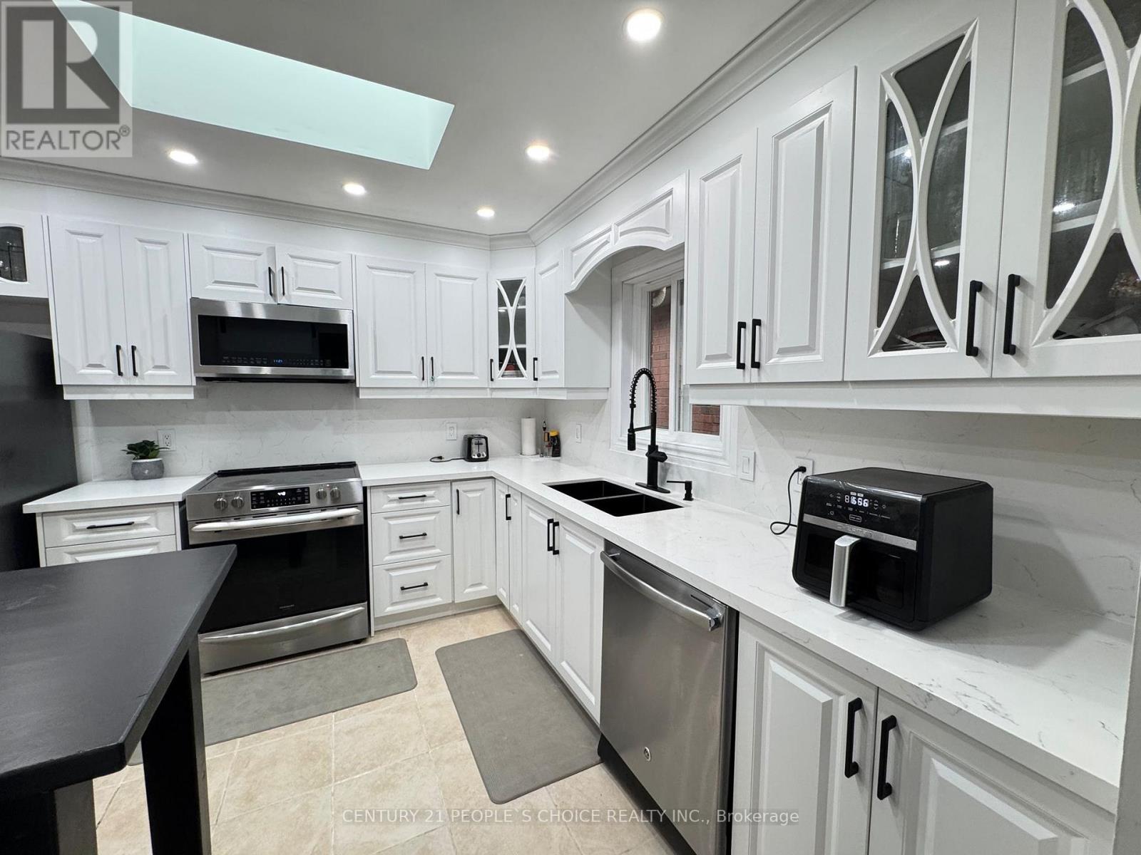 55 VINEBERG DRIVE - 12