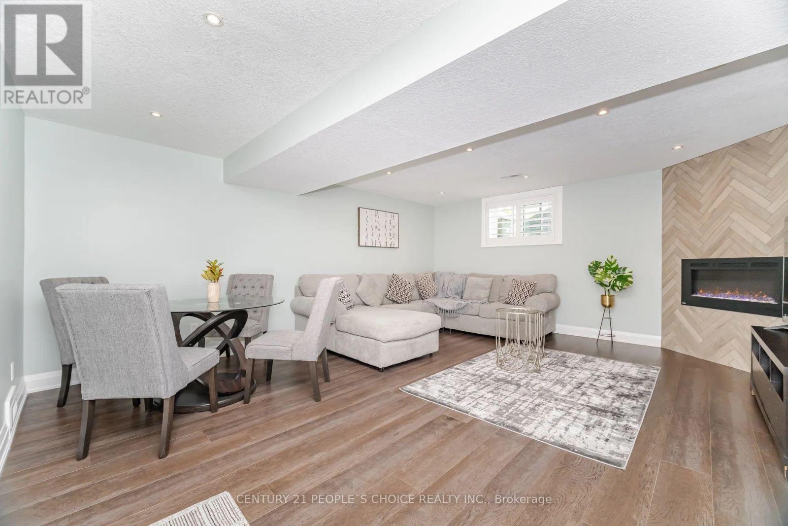 55 VINEBERG DRIVE - 28