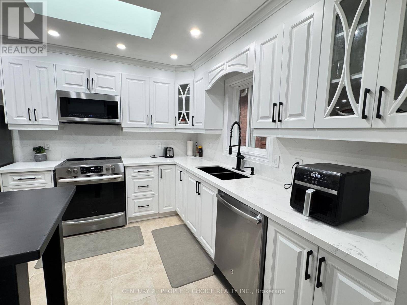 55 VINEBERG DRIVE - 10
