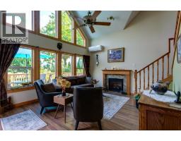 Living room - 7331 Fintry Delta Road, Kelowna, BC V1Z3V2 Photo 12