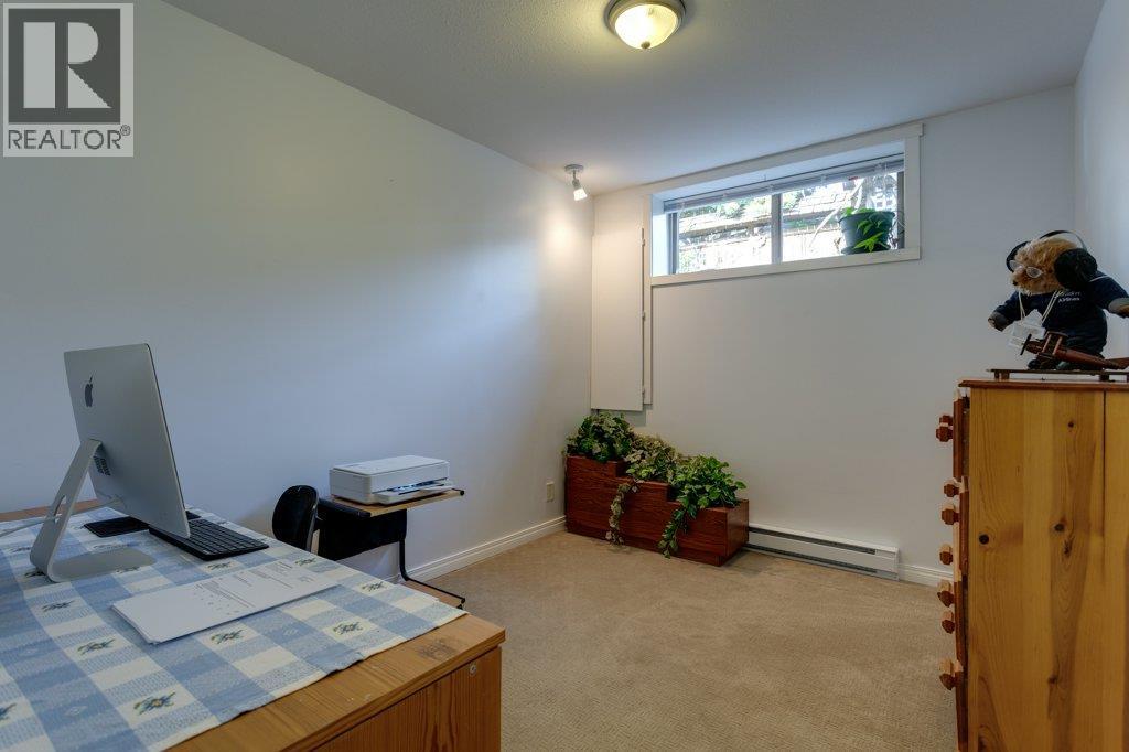 7331 Fintry Delta Road - 49