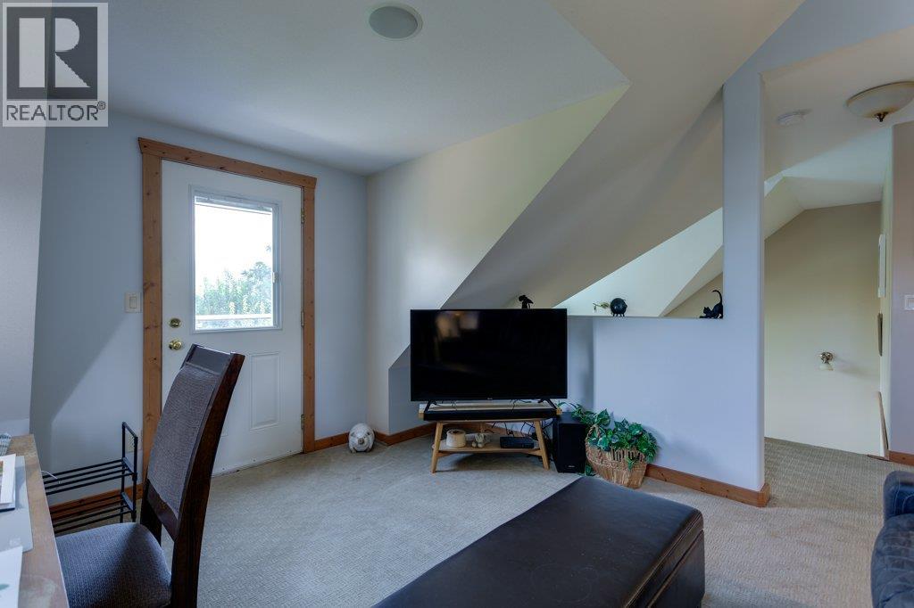 7331 Fintry Delta Road - 38