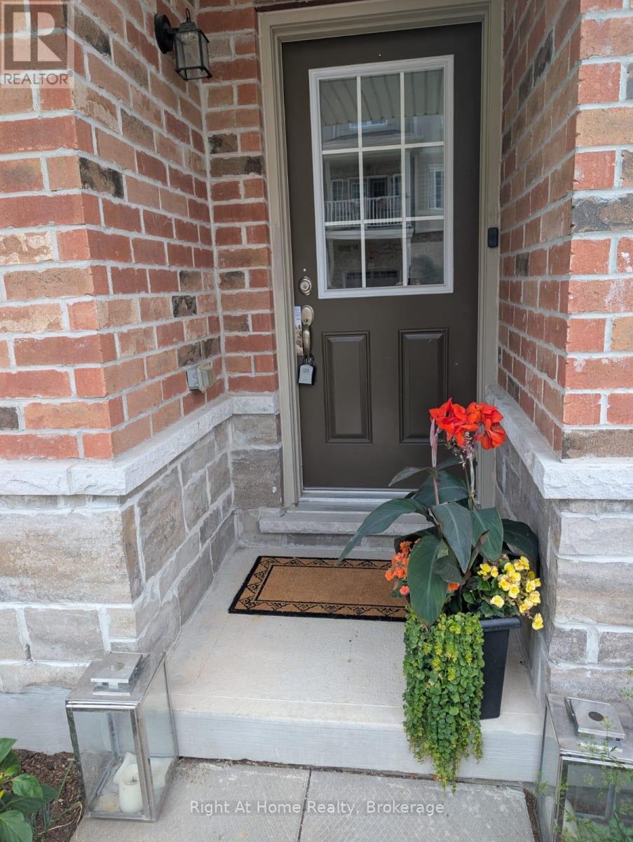 17 ROSEBERRY LANE — photo 2