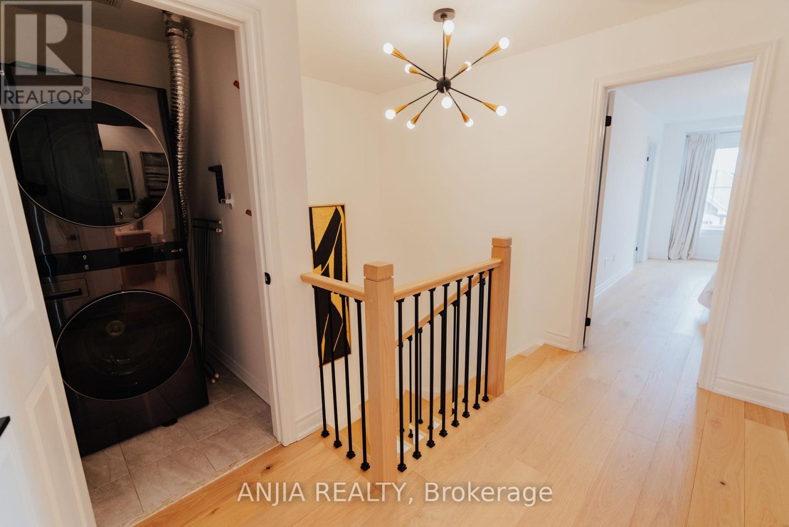 221 DUNDAS WAY - 16