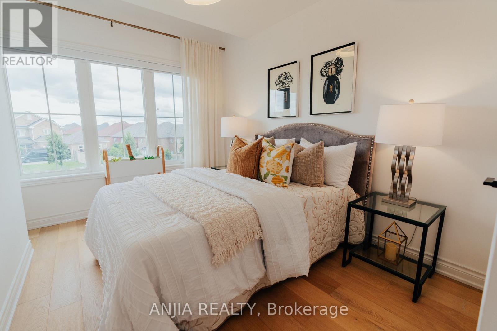 221 DUNDAS WAY - 20