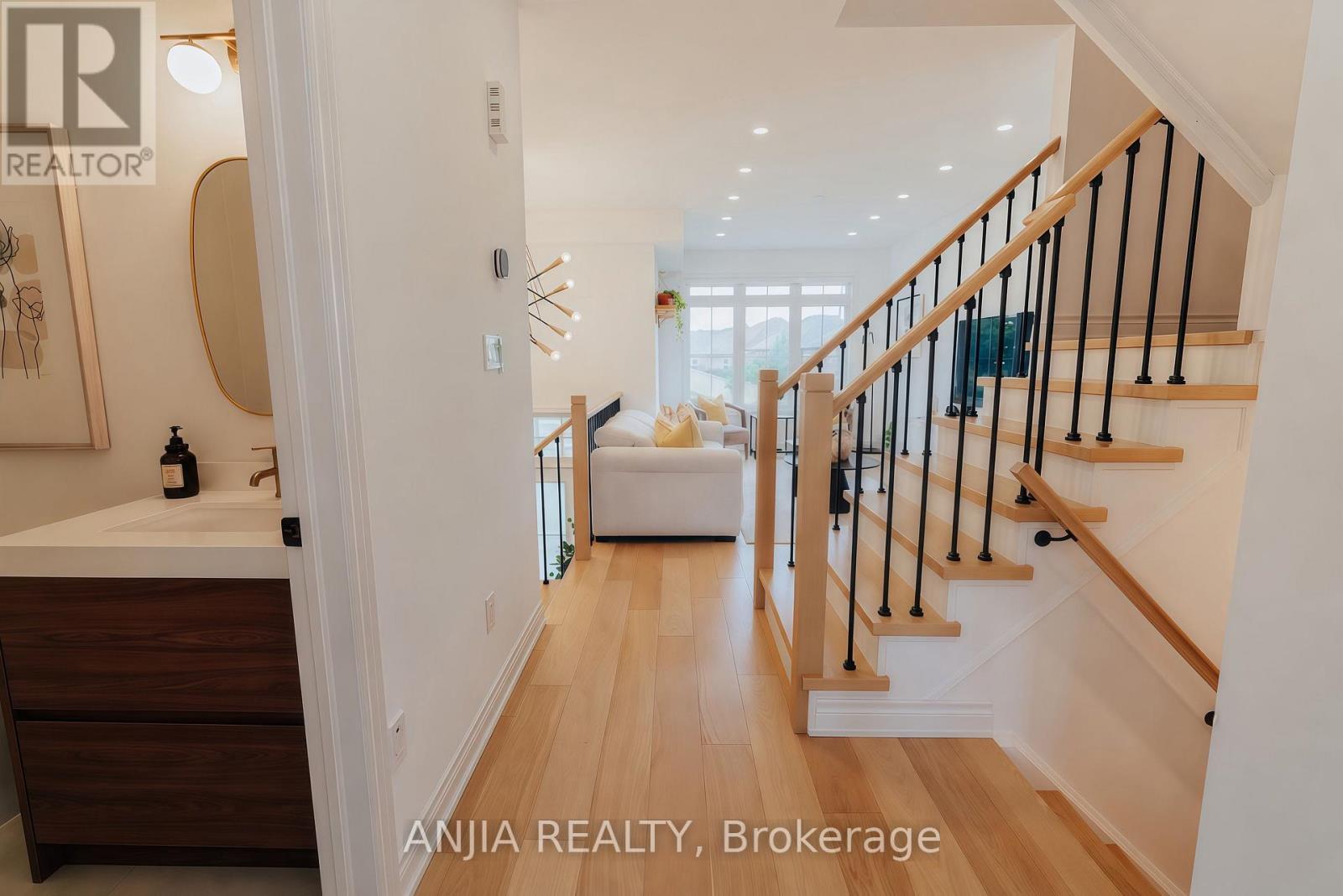 221 DUNDAS WAY - 7