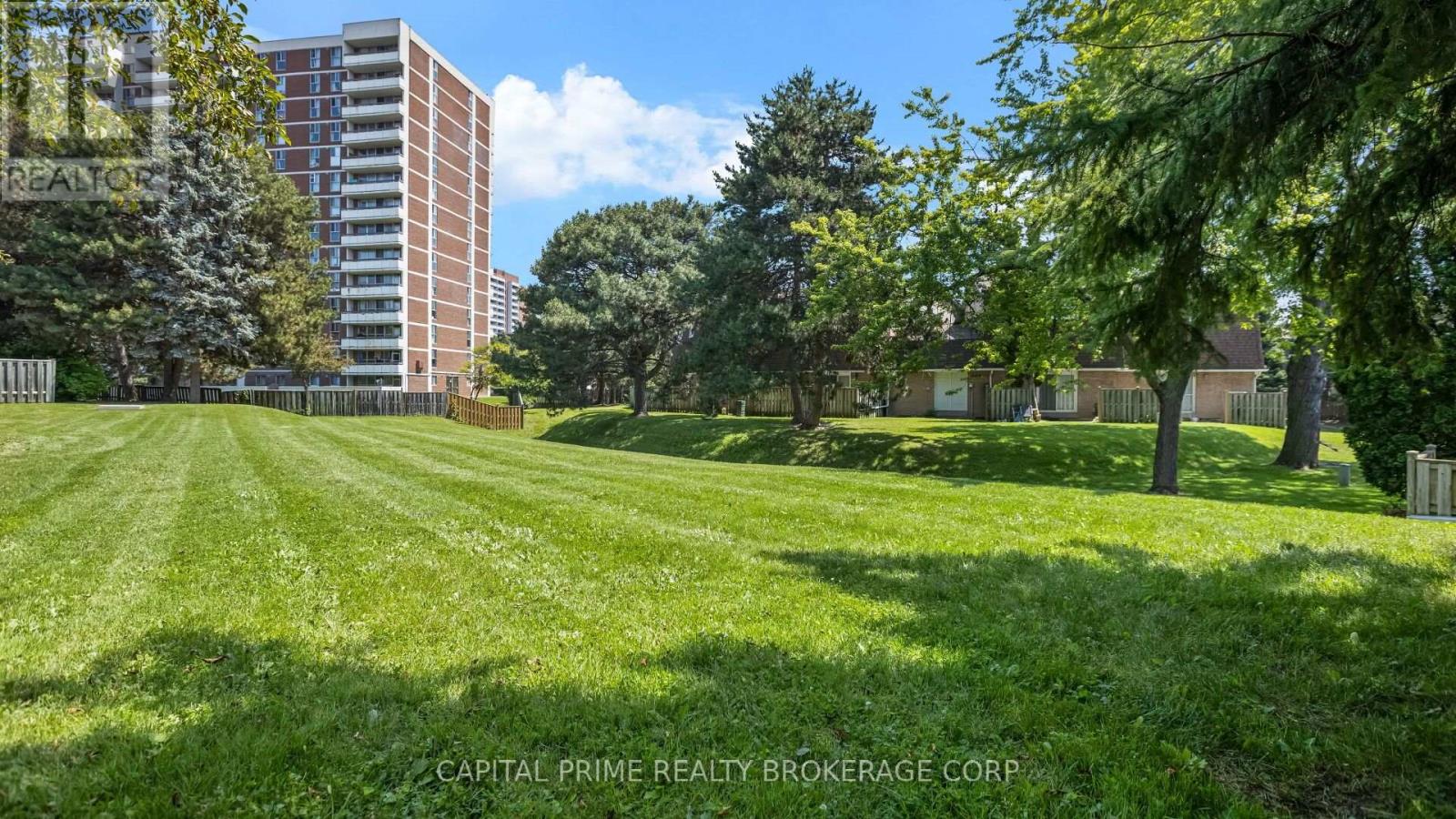 #36 250 BRIDLETOWNE CIRCLE - 34