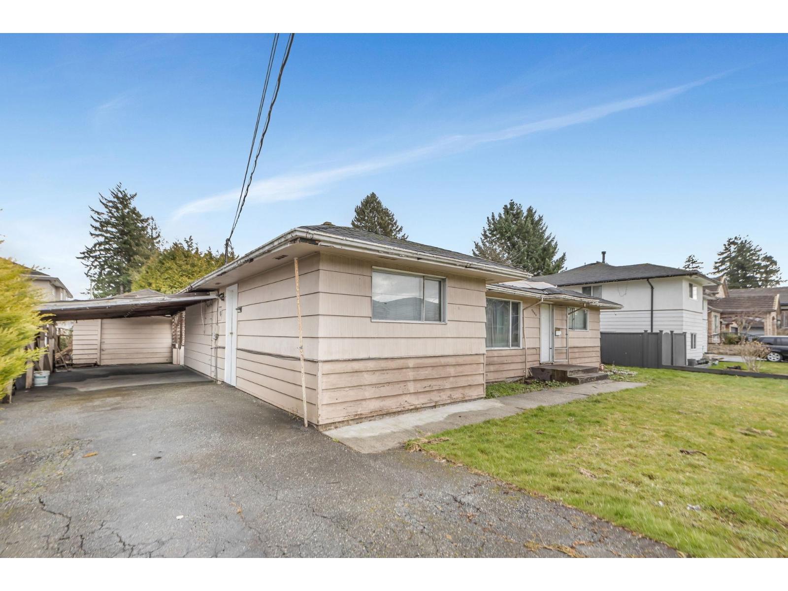 3 Bed, 1 Bath House for Sale in Surrey – 8498 122 STREET, Surrey – MLS# R3147077 - Image 4