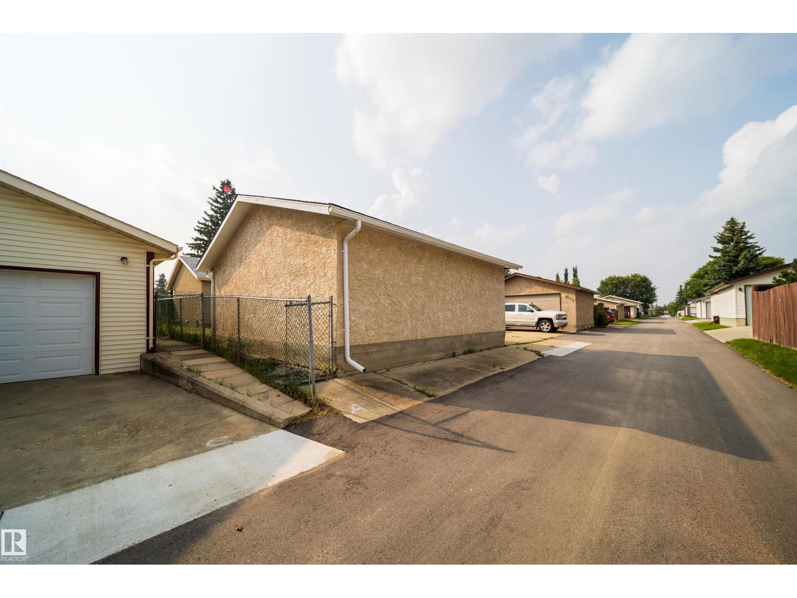 1719 37 ST NW - 16