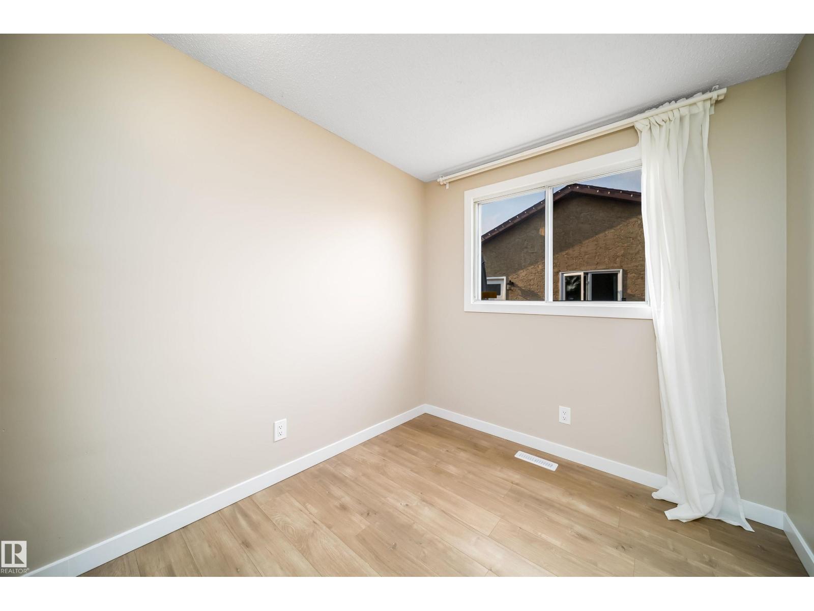 1719 37 ST NW - 31