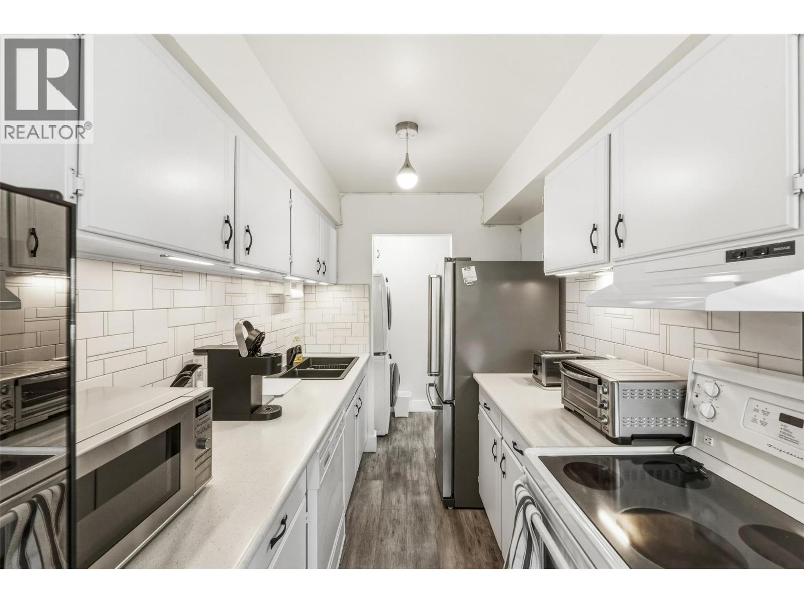 #106 22 Abbott Street - 17