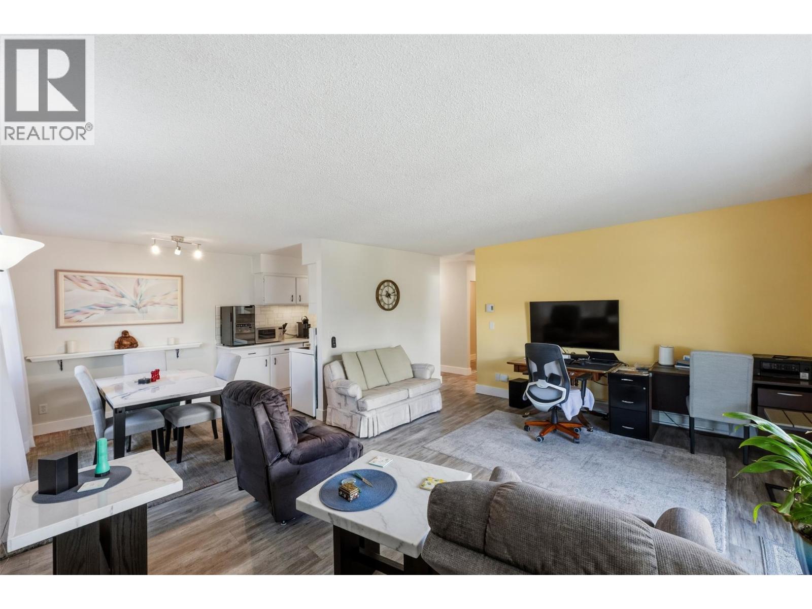 #106 22 Abbott Street - 3