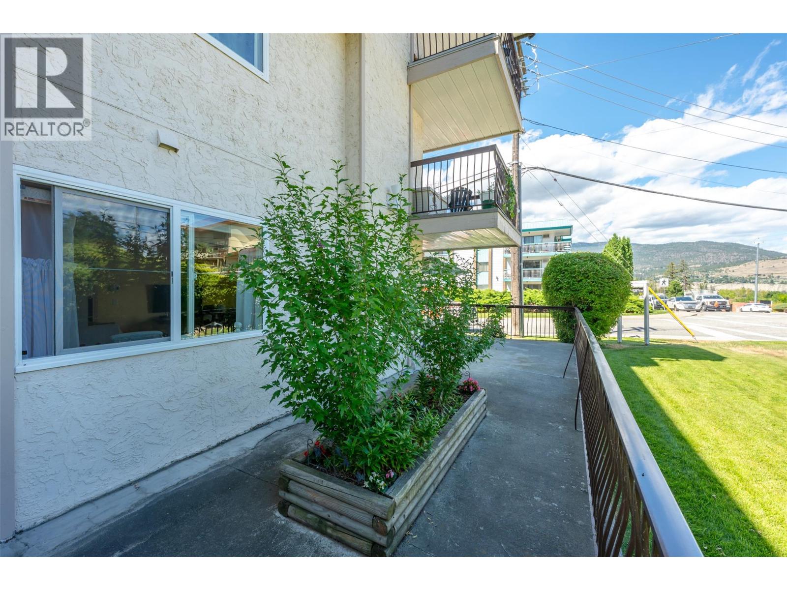 #106 22 Abbott Street - 26