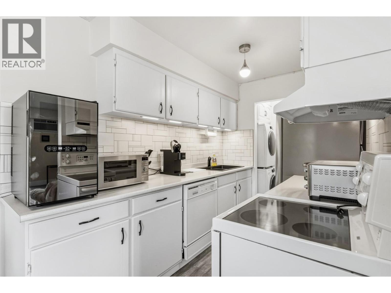#106 22 Abbott Street - 5