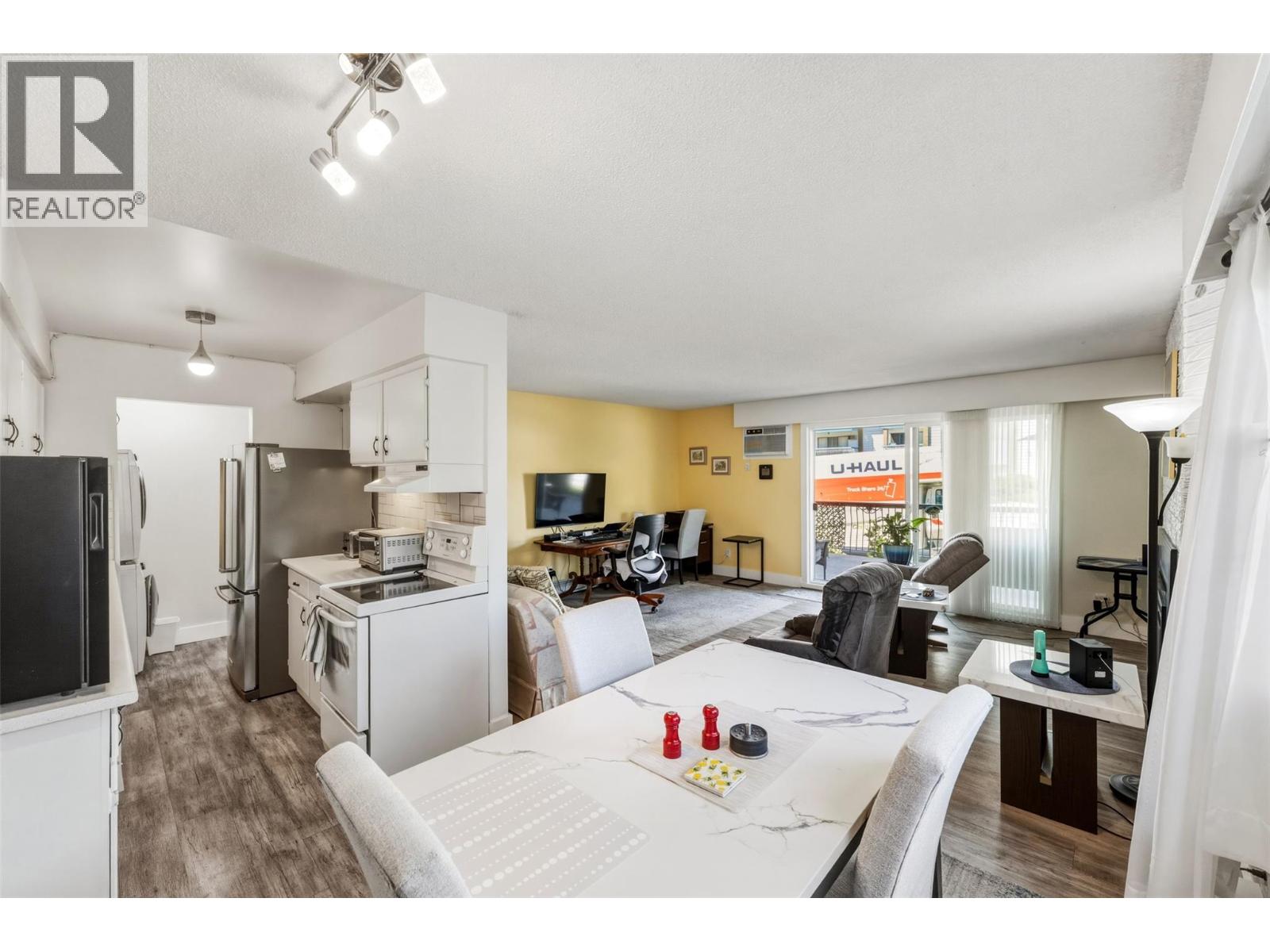 #106 22 Abbott Street - 14