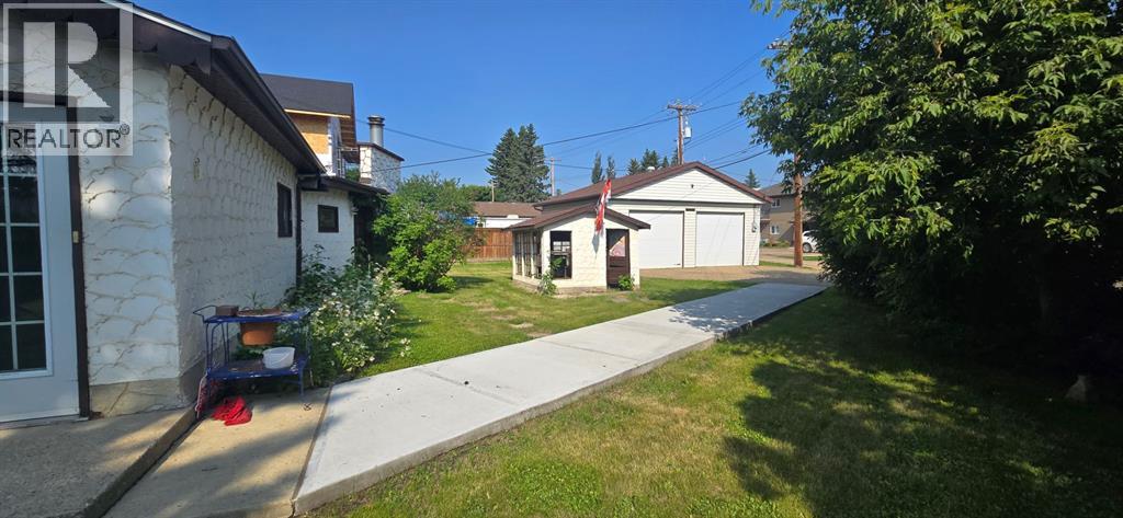 4902 52 Street - 4