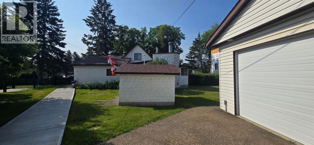 4902 52 Street - 7