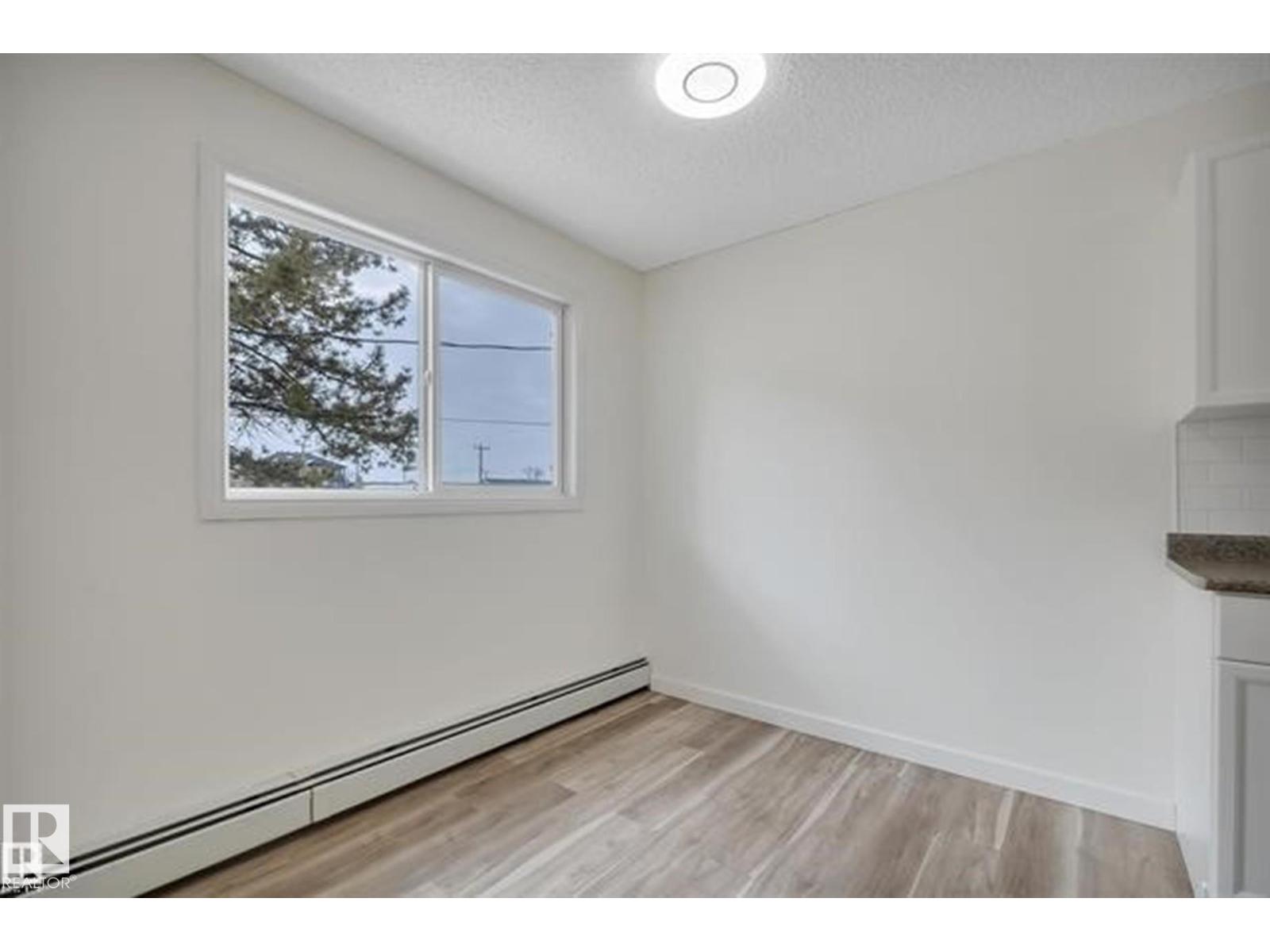 #10 4616 47 ST - 20