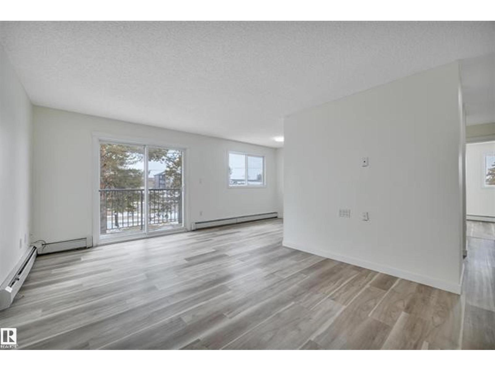 #10 4616 47 ST - 24