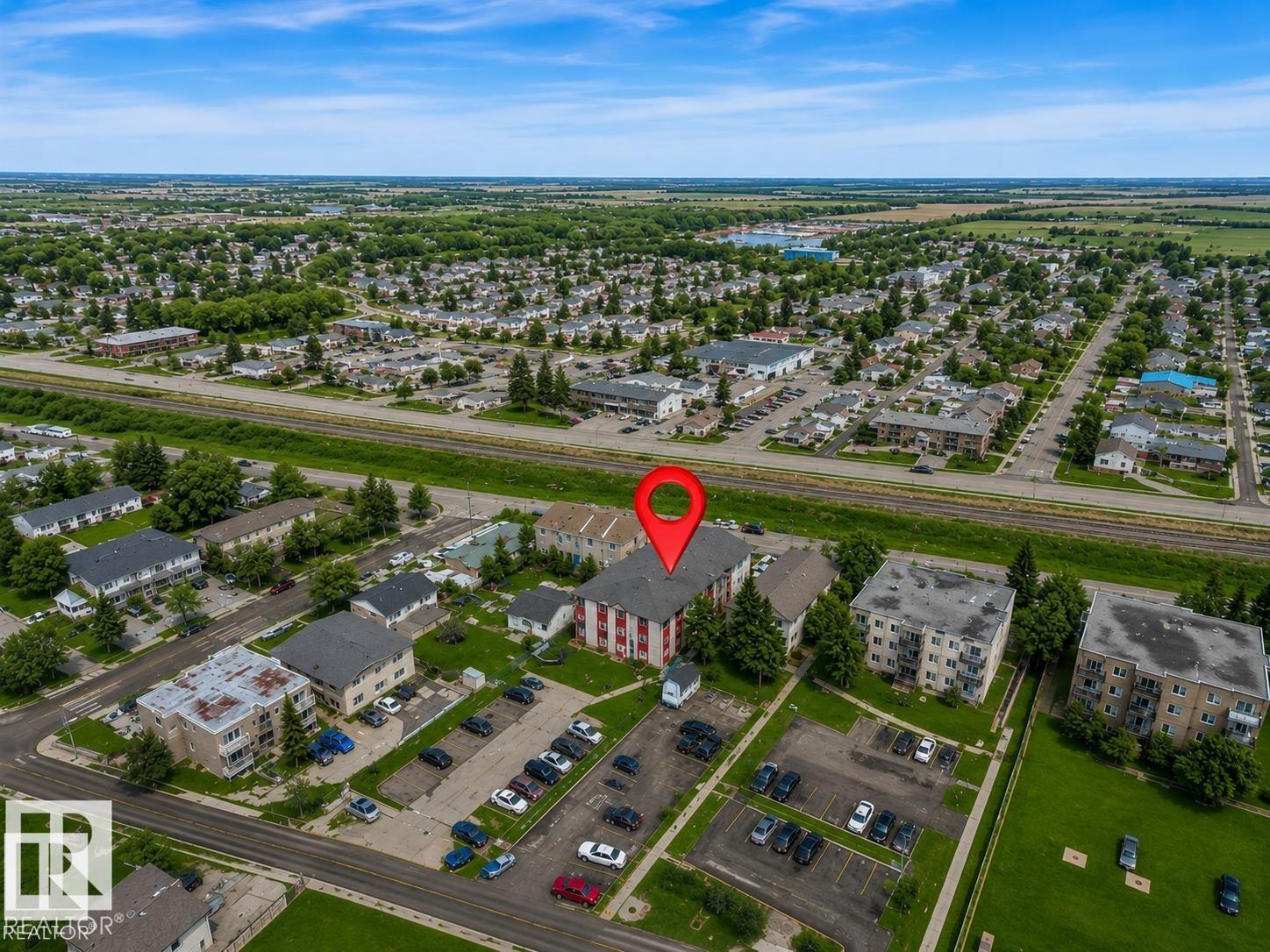 #10 4616 47 ST - 39