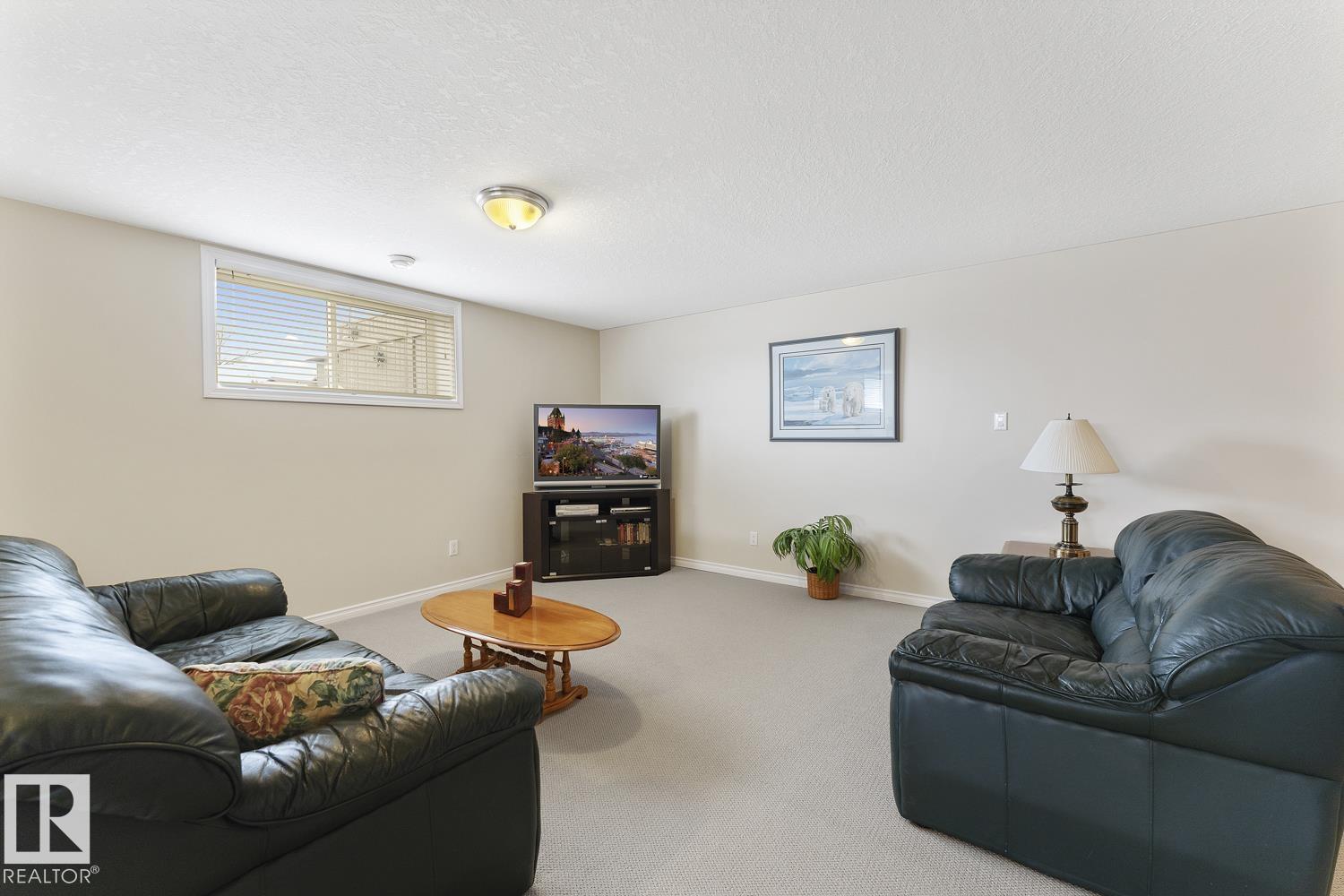 2602 6 AV - Image 21