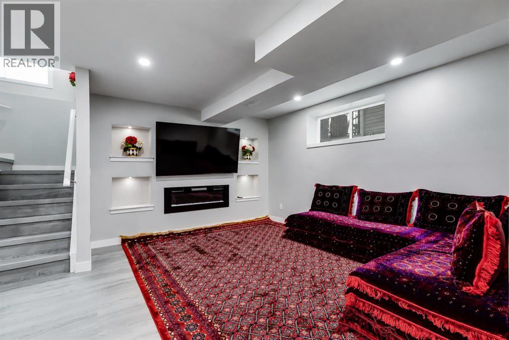 114 Hillcrest Close SW - 25