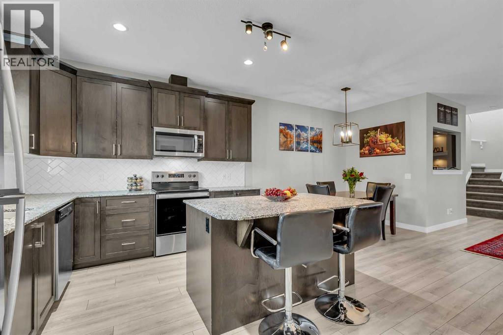 114 Hillcrest Close SW - 13