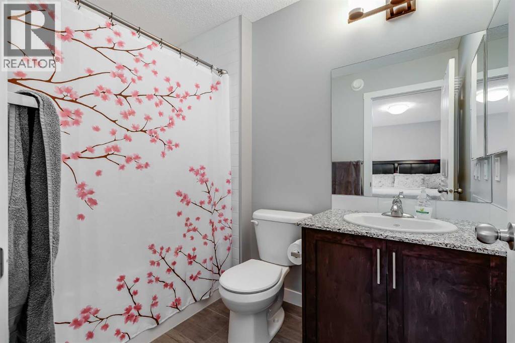114 Hillcrest Close SW - 24