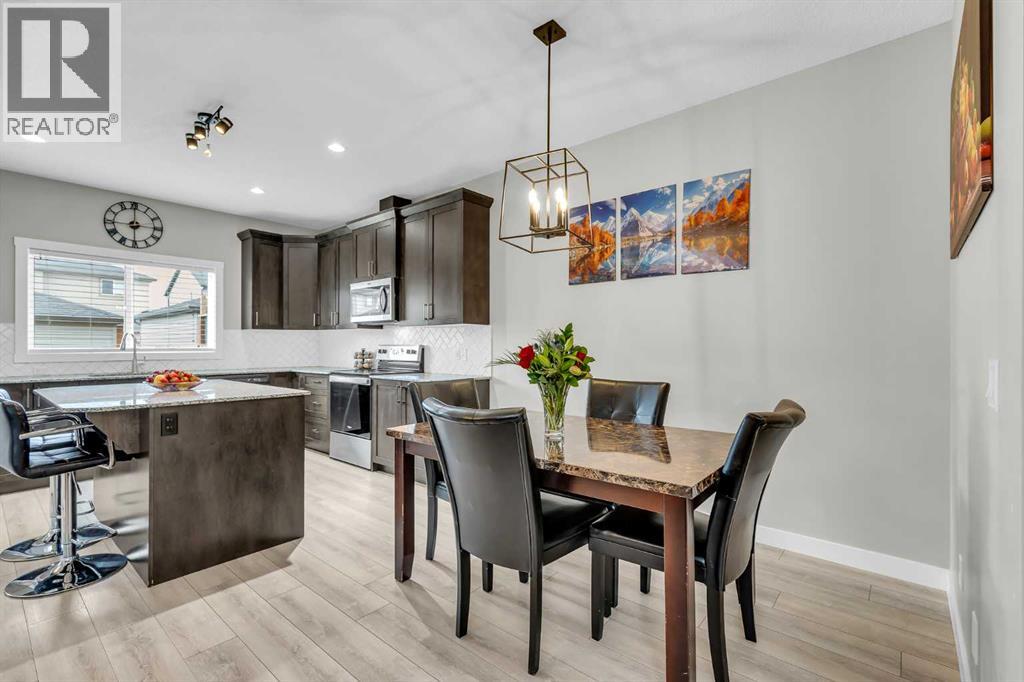 114 Hillcrest Close SW - 14